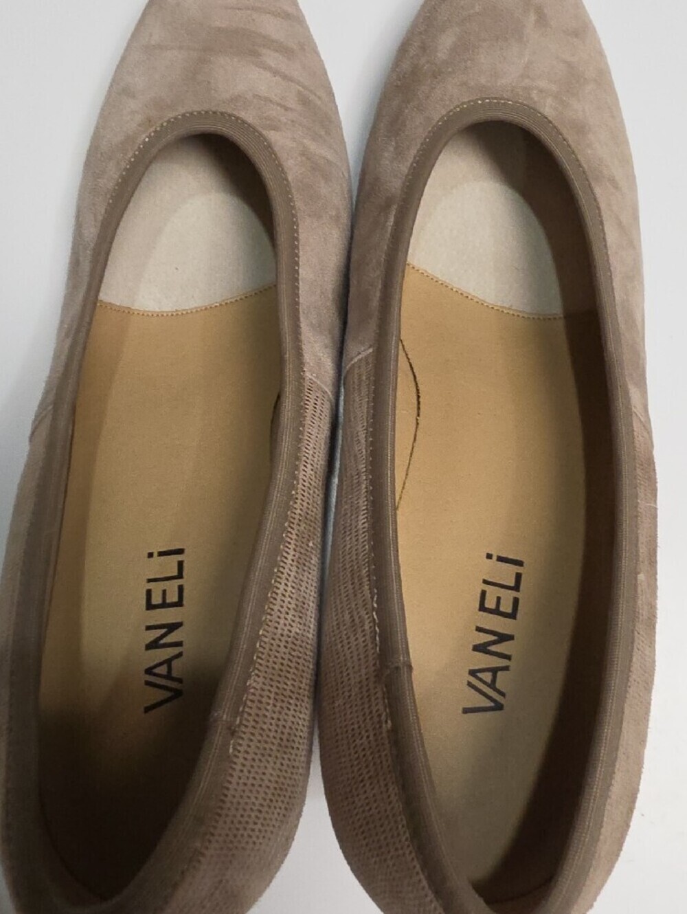 VANELi Military Suede Rounded-Toe Comfort Pumps - Size 9 - Picture 11 of 16
